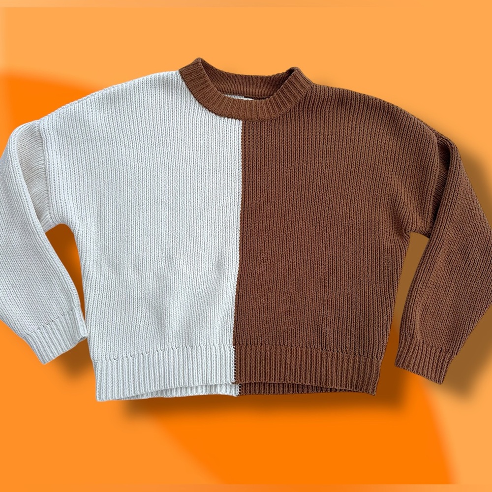 ✨ABERCROMBIE & FITCH✨
Brown & White Spliced Sweater